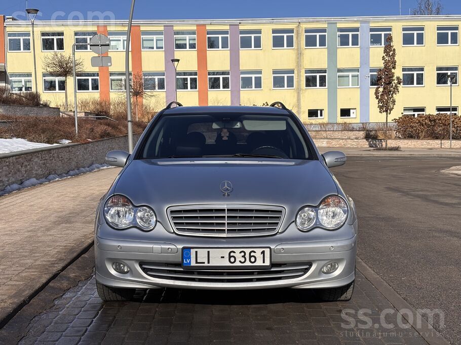 Mercedes Pārdodam lolotu ģimenes auto. 
