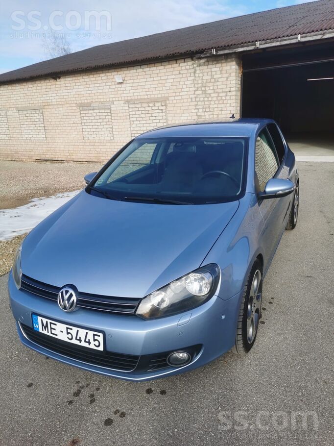 Volkswagen Masinai vis darbojas sad tad karbai ir sitiens.