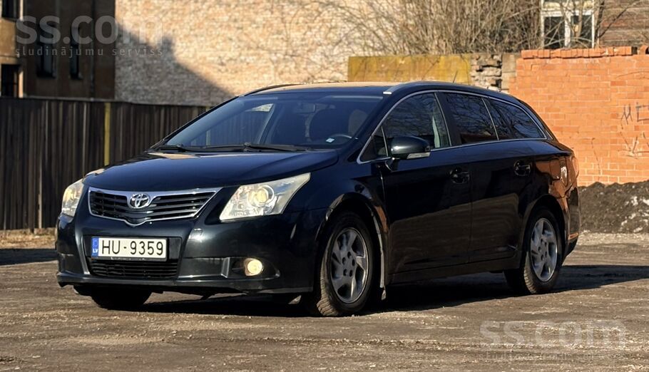 Toyota Pārdodu savu uzticamo Toyota Avensis.