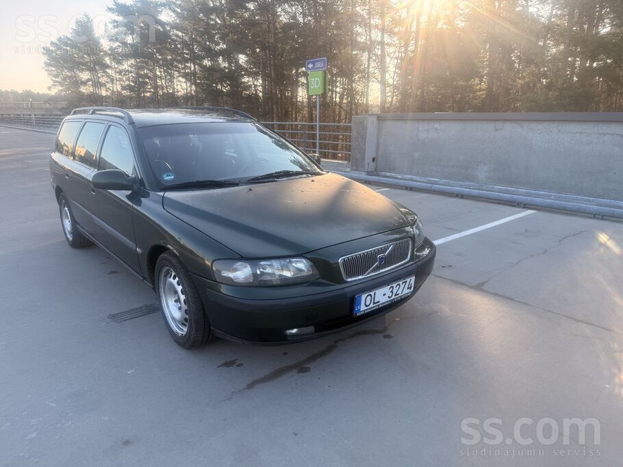 Volvo Pārdodu Volvo V70 2.4i (125kw/170Zs), tikko no Vāc