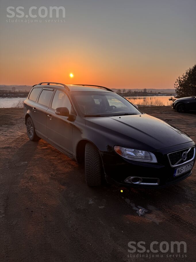Volvo Продам авто , со свежим тех осмотром. Есть дефекты