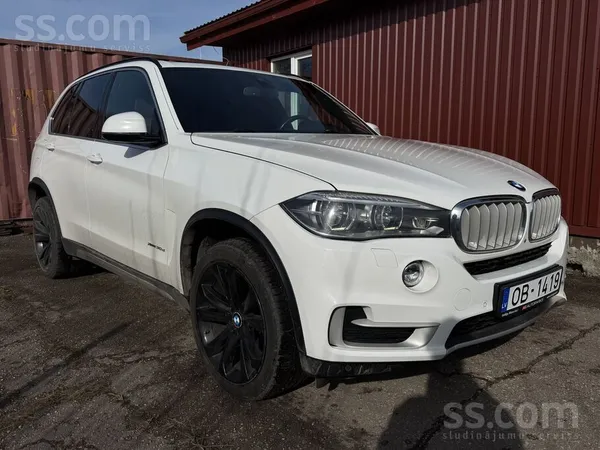 BMW BMW X5 F15 3.0Td ar Ļoti labu komplektāciju,