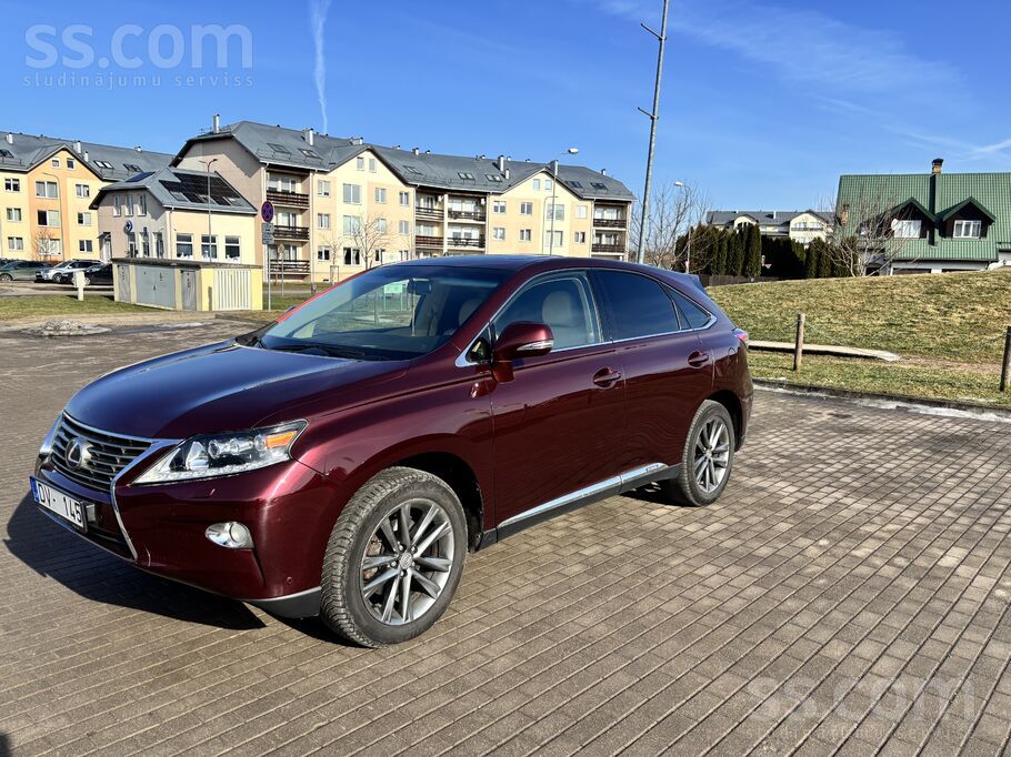 Машина куплена в салоне. В хорошем техническом и визуальном состоянии. Прода