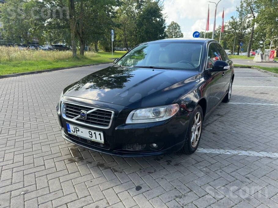 Volvo Saimnieks pārdodu savu uzticamo Volvo S80 ar ekono