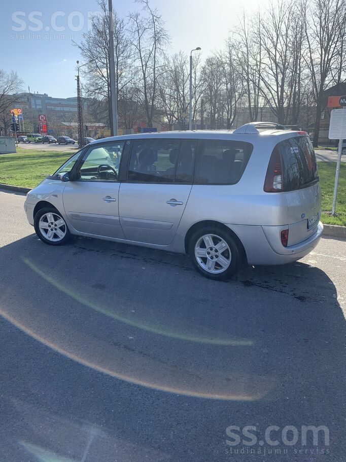 Renault Продаю минивэн семейный. 