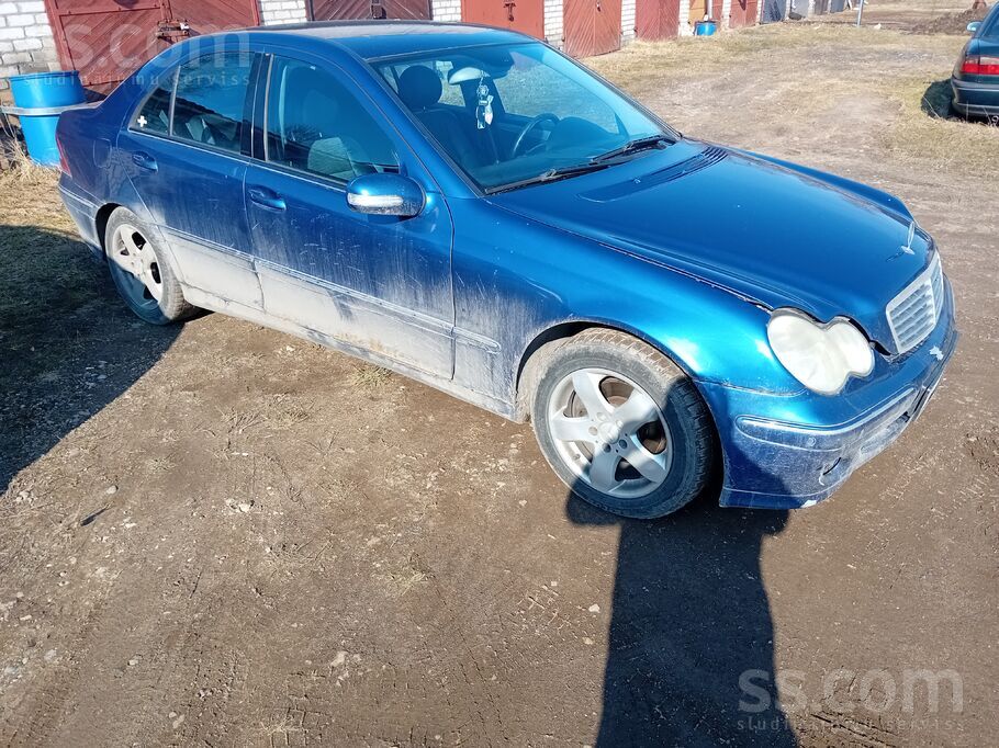 Sēdies brauc.
Ir vizuāli
Ģeneratoram jamaina oglites