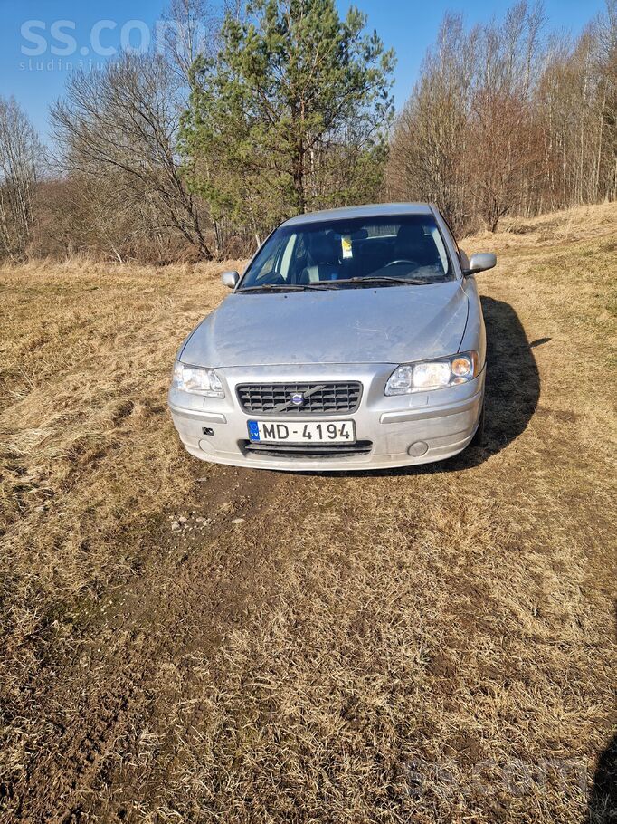 Volvo Pardošana volvo aukstam motoram nak zili dumi. Uzs