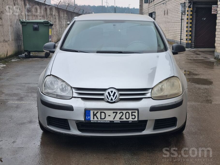 Volkswagen Golf 2.0d; 55 kw;2007 gads. 
Abs; Airbag; Pretbuksēšanas sistēma