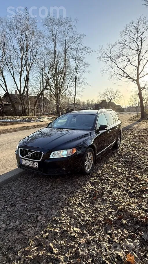 Volvo Pārdodu uzticamu un komfortablu Volvo V70 labā teh