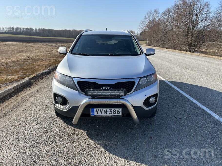 2.2 crdi. Nestrādā Awd sistēma. Šobrīd priekšpiedziņas auto. Divi oriģinālie