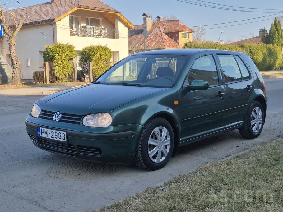 Volkswagen Pārdodu uzticamu Golfu ar Jaunu tehnisko apskati. 