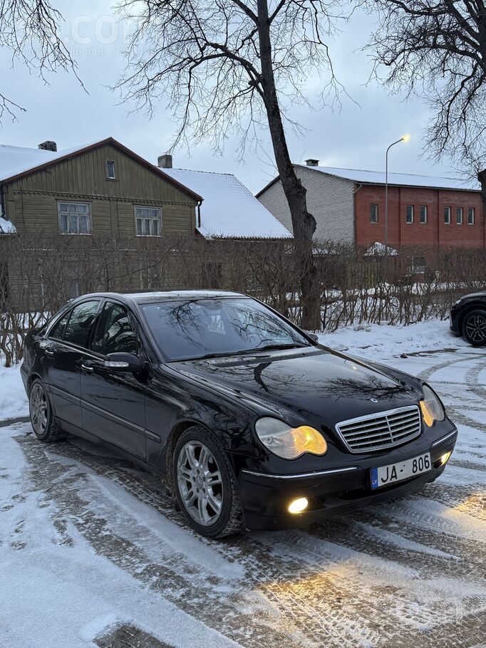Mercedes Mercedes-Benz C220, 2004 год