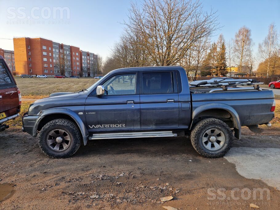 Pārdodu 2012 gada Angļu L200 2.5 dizelis manuālis stūre otrā pusē. 164t mile