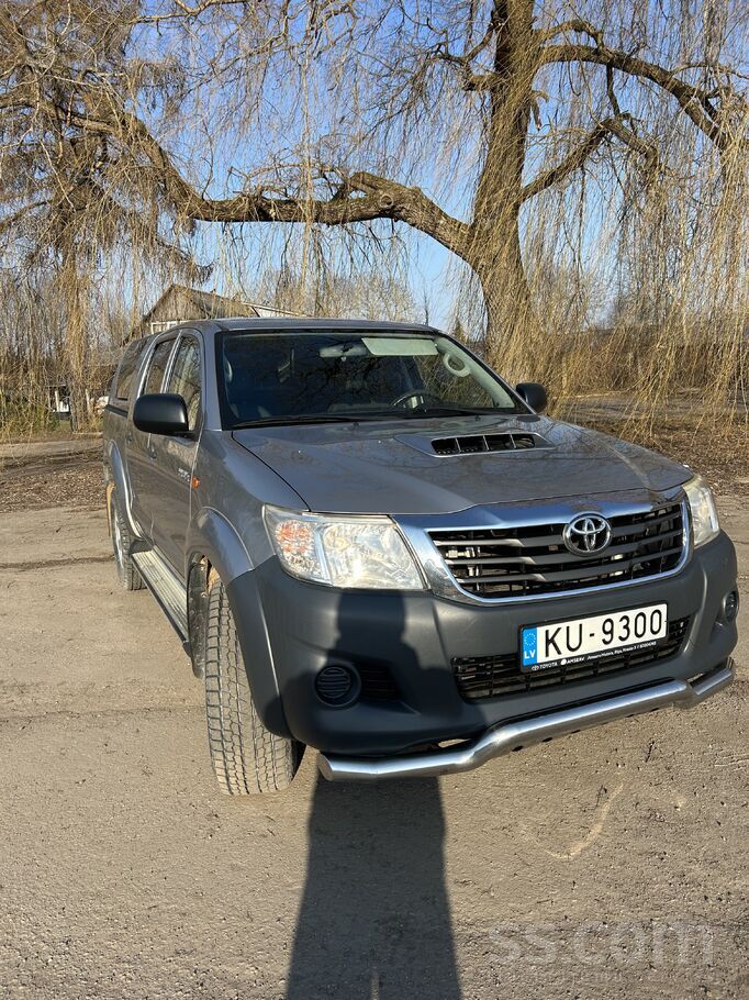 Toyota Pārdodu Toyota Hilux 2.4D Doublecab