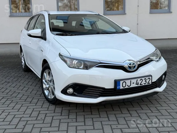 Toyota Toyota Auris Hybrid. 