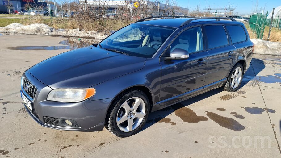 Volvo Pārdodas samērā glīts auto ar nelieliem vizuāliem 