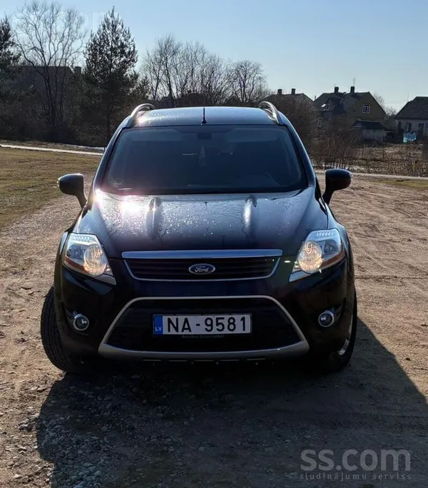Ford Pārdod Ford Kuga 2011 labā tehniskā un vizuālā stā