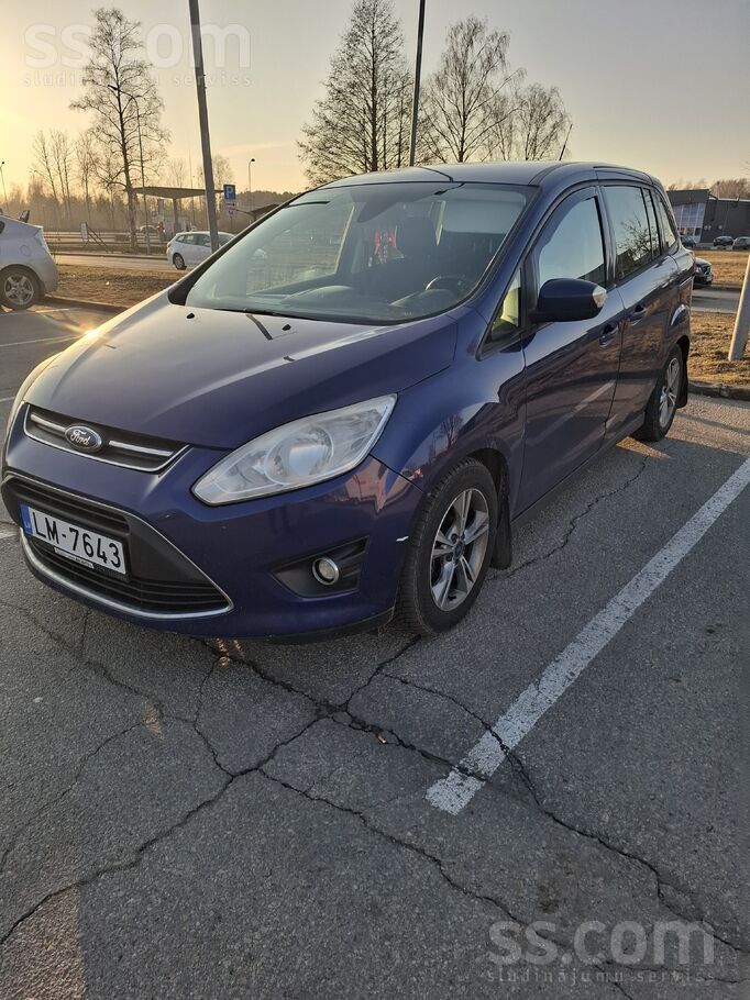 Ford Pārdodu Ford Grand C-Max ar svaigu TA 02.02.2027, 