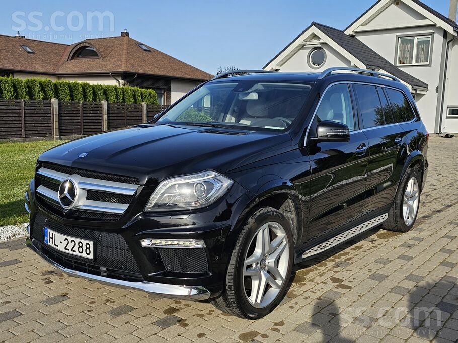 Mercedes-Benz Gl350 Bluetec 4 Matic Amg

Auto ar Amg paketi, stilīgs un re