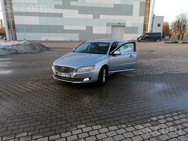 Volvo Pārdodas labs kopts auto.