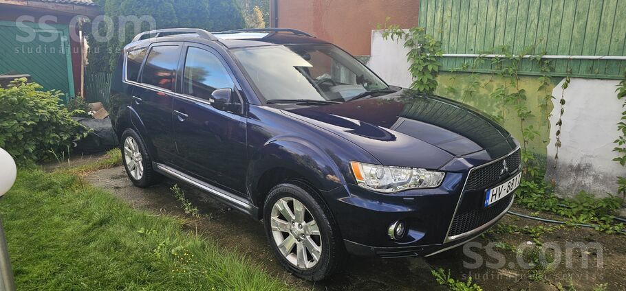 Oriģināls nobraukums. Viena īpašniece. Septiņas sēdvietas. Mašīna iegādāta R