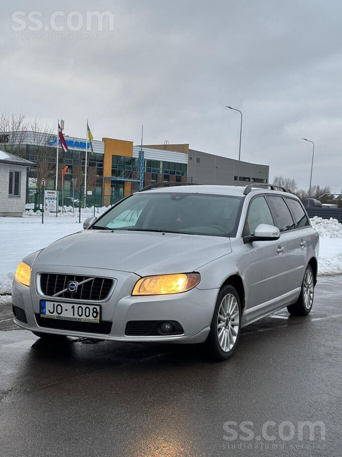 Tiek pārdots uzticams un ietilpīgs Volvo V70 (2008. g. ), piemērots gan ikdi