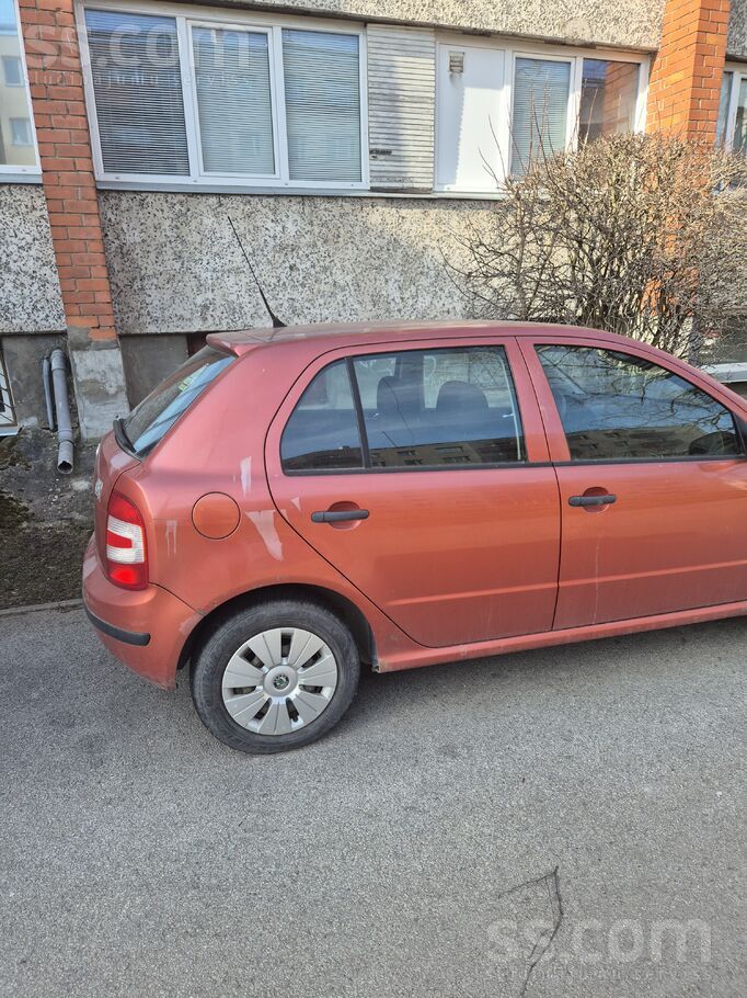 Продаётся на запчасти или на востоновление на ходу но аккумулятор сел надо п