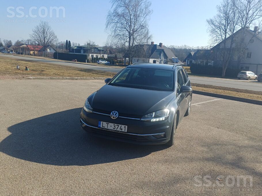 Volkswagen Tiek pārdots labs Golf 7. Face lift. Janvārī iziet
