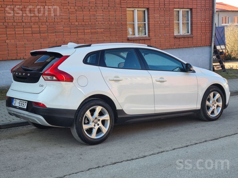 Volvo Carvertical redzams patiess nobraukums un auto bez