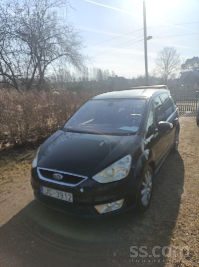 Pārdod Galaxy labā stāvoklī ar pasvaigu skati. Diezgan ņiprs, bet ekonomisks