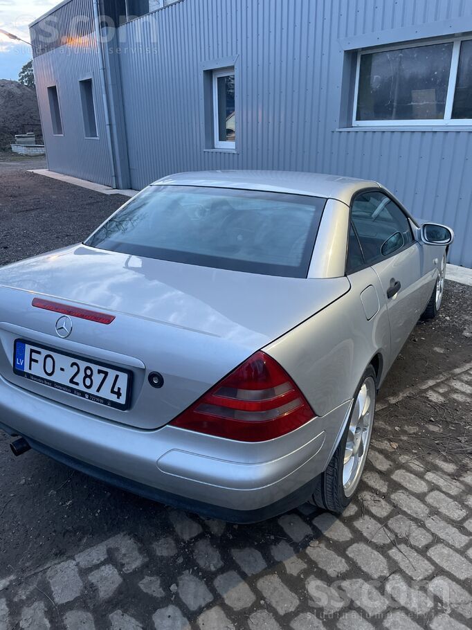 Uz tirgu kabriolets.
Ziemās nav braukts.
Auto kopts un uzpsēts, salons m