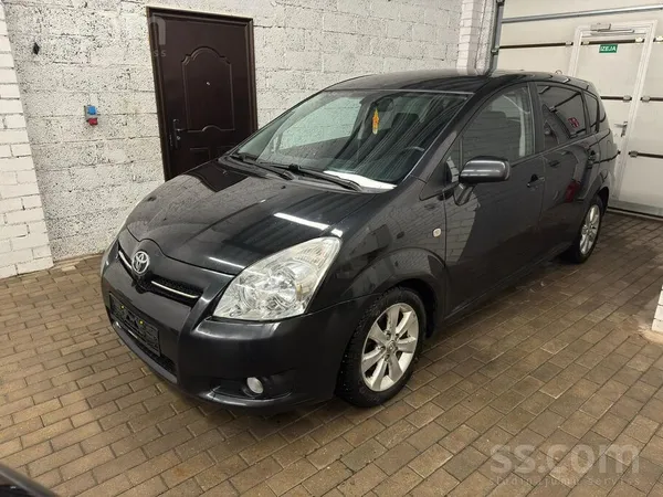 Toyota Pārdod Toyota Corolla Verso, automašīna normālā te