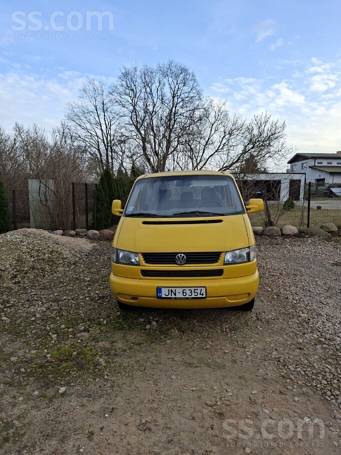 Volkswagen Tiek pardots VW Caravelle, divu litru benzīns. Iev