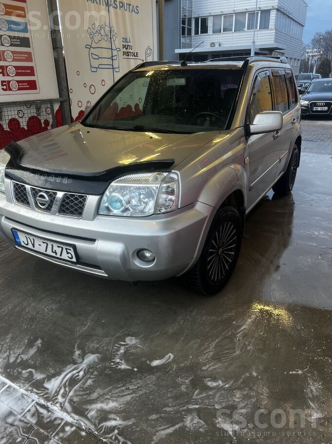 Nissan Продаю хороший Ниссан х-трейл 
