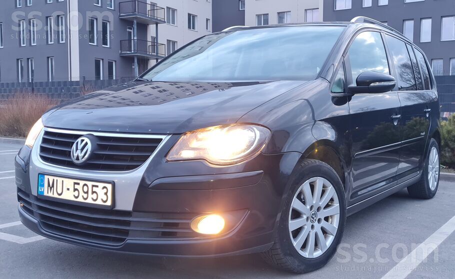 Volkswagen Pārdodu VW touran 2009 gada novembra modeli freest