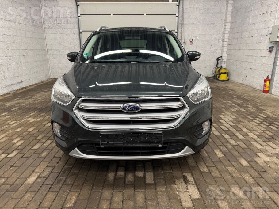 Pārdod automašīnu Ford Kuga labā tehniskā un vizuālā stāvoklī, tikko no Vāci