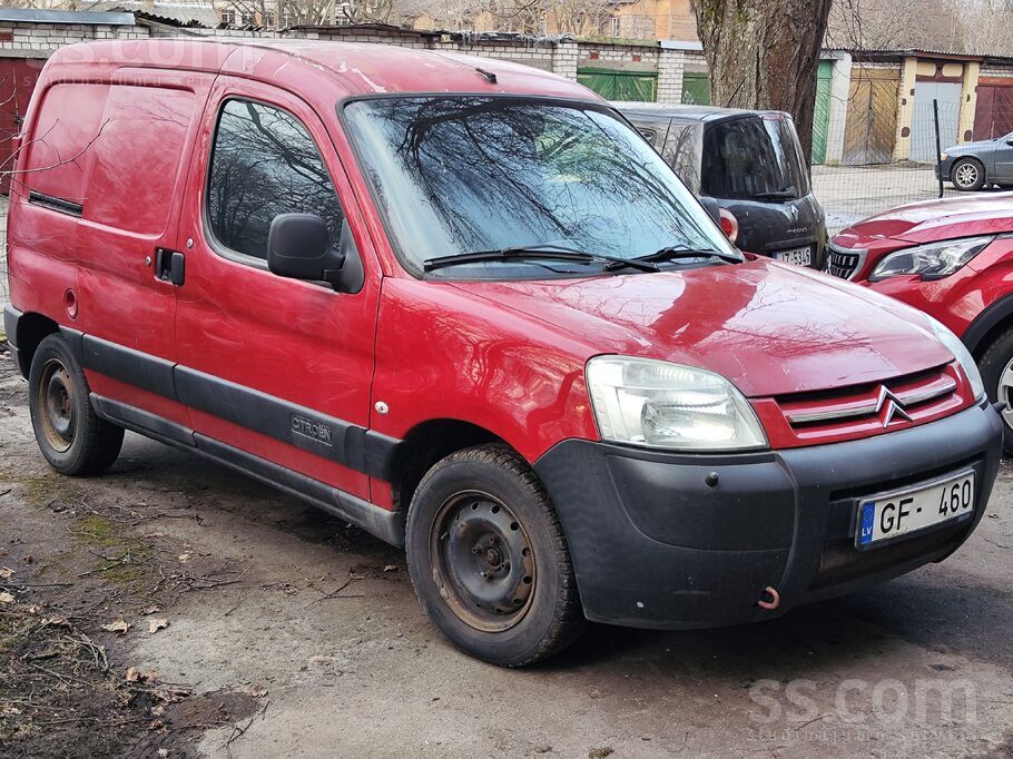 Viss darbojas, aķītis labs, motors arī lec un iet labi, ziemas riepas ar nor