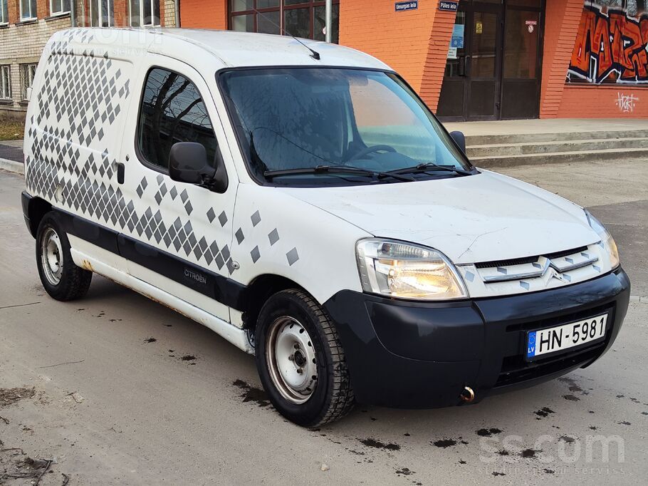 Viss darbojas, aķītis labs, motors arī lec un iet labi, ziemas riepas ar nor