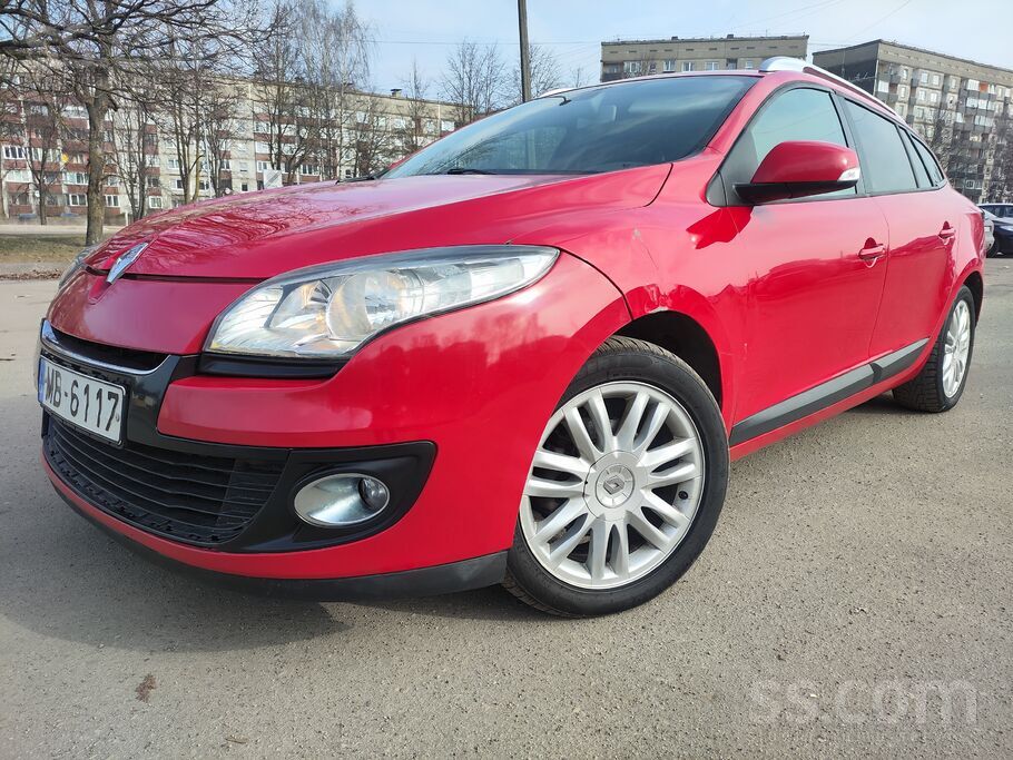 Pārdodu savu automašīnu, kura ne reizi nav pievīlusi. 
Visu ziemu nobraucu