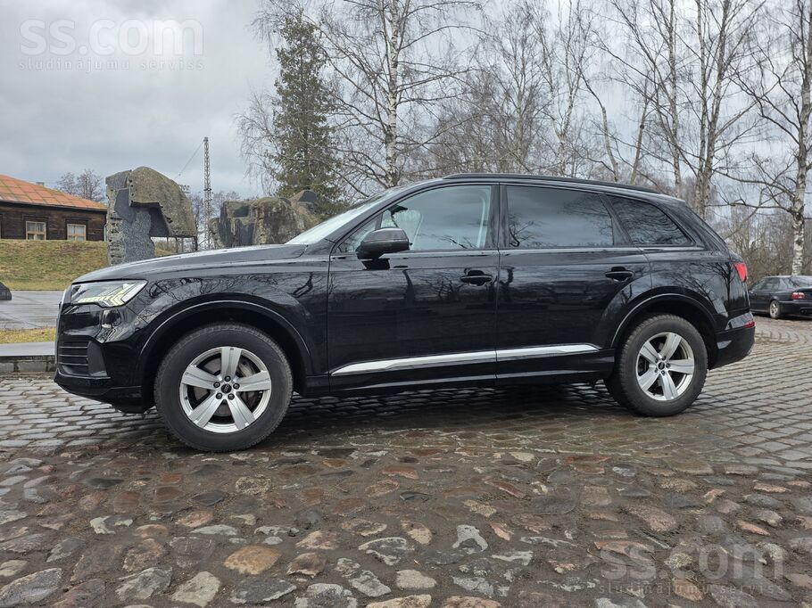 Automašina perfektā kartibā. Piepirktā garantija līdz 2028 gadam.