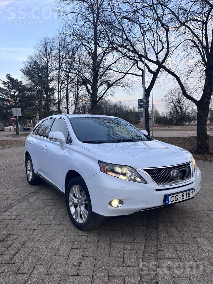 Īpašnieks pārdod Lexus RX 450h, 2010. gada ar pilnāko komplektāciju. 
Kopēj