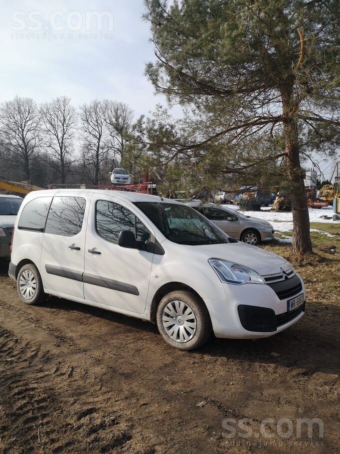 Citroen Pārdodu citroen berlingo multispeis labā tehniskā 
