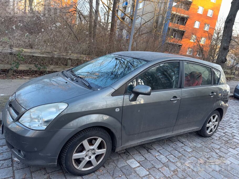 Toyota Pārdodu savu Toyota Verso 1.8 benzīns. Labā stāvok