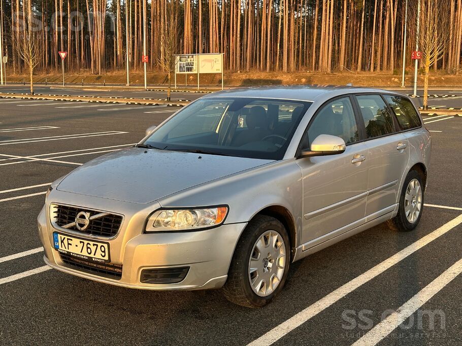 Pārdodas Volvo V50 D2, 2012. gads. 
Aptuveni pirms 25tk mainīta zobsiksna,