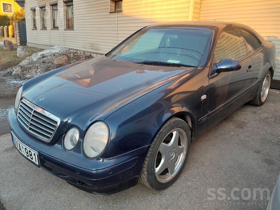 2.3kompressor mehanika. документы в порядке. заводится едет. 6 лет отстоял в