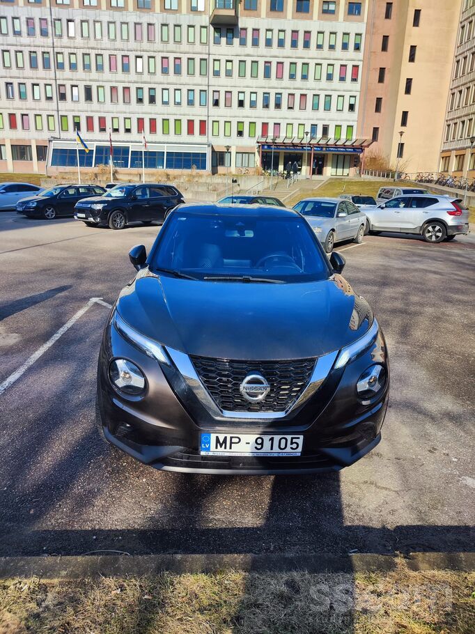 Продаётся авто с маленьким пробегом. Вся инфо по телефону.