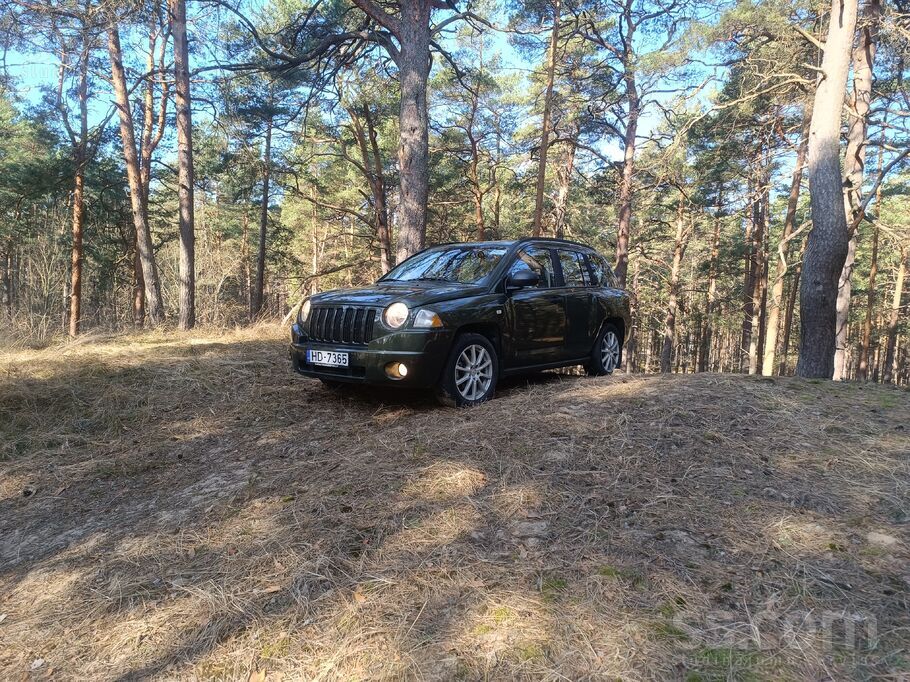 Sveiki pārdodu Jeep compass ar tikko izietu TA. Auto ieguldījumus neprasa. A