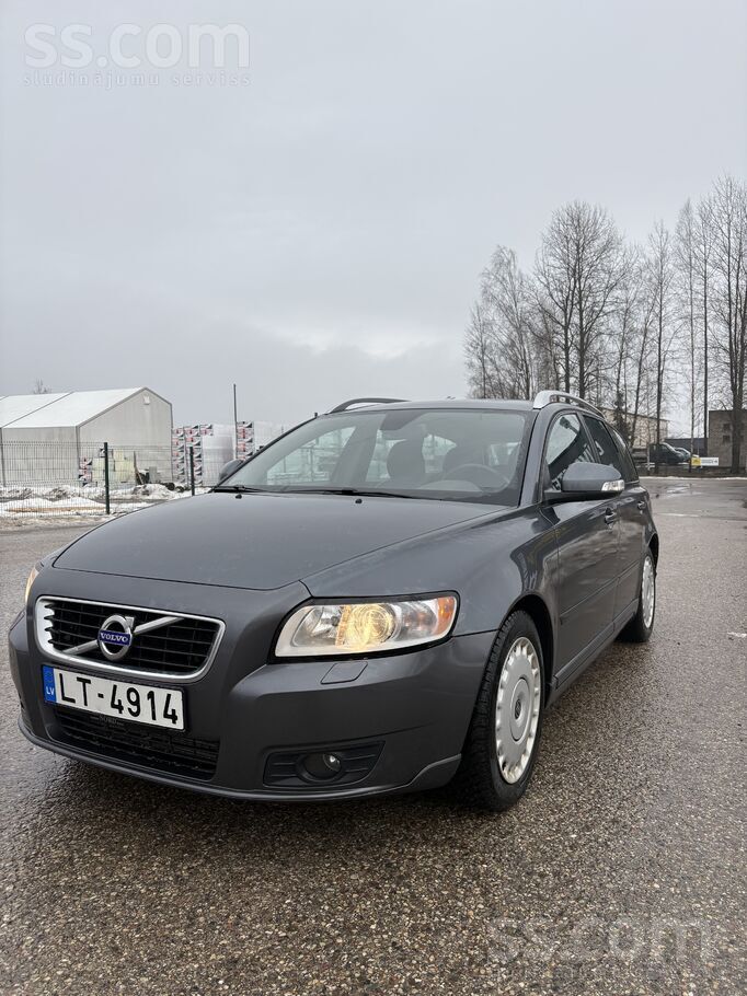 Volvo Pārdodu uzticamu un ekonomisku Volvo V50, 2010. ga