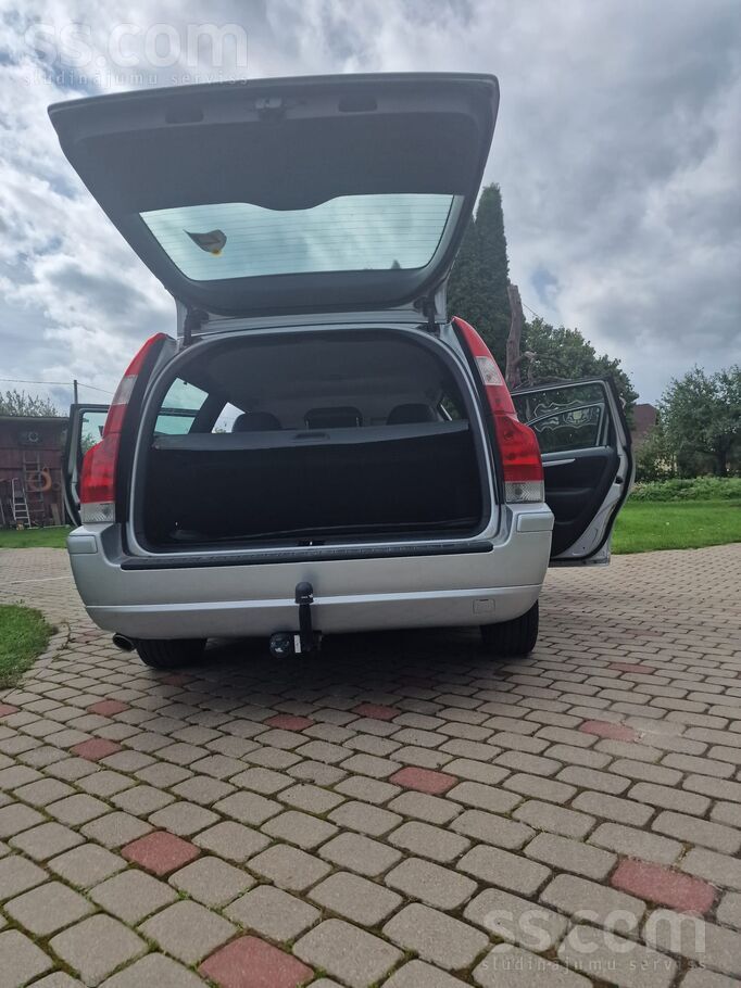 Volvo Pārdodu Volvo V70, 2006. gads – uzticams un ietilp