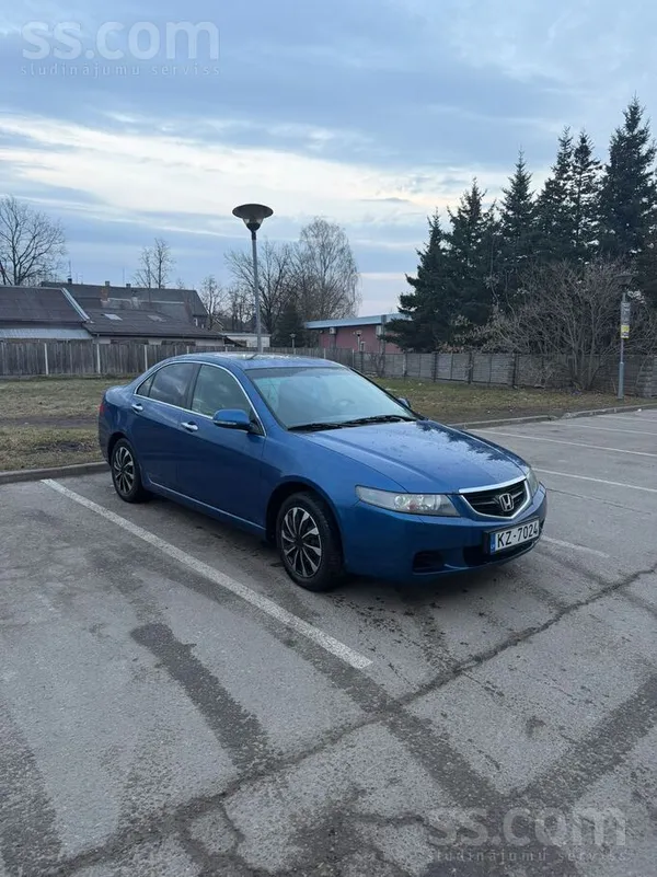 Honda Pārdod labā stāvoklī automašīnu, ir daži nenozīmig